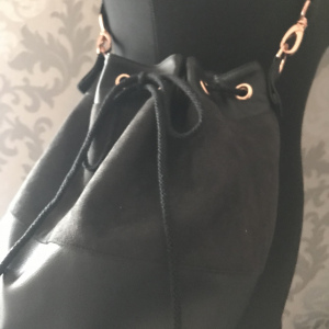 Bucket-Bag Schwarz/Rosé