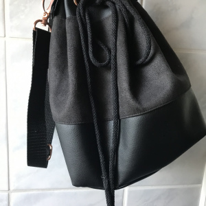 Bucket-Bag Schwarz/Rosé